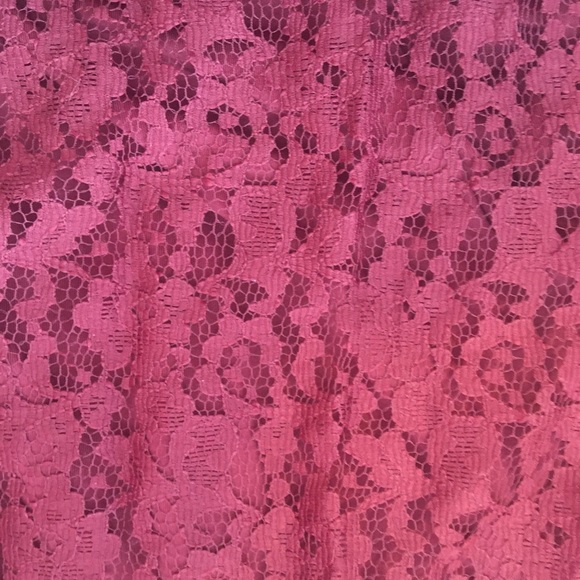 Red lace skirt - Picture 2 of 2